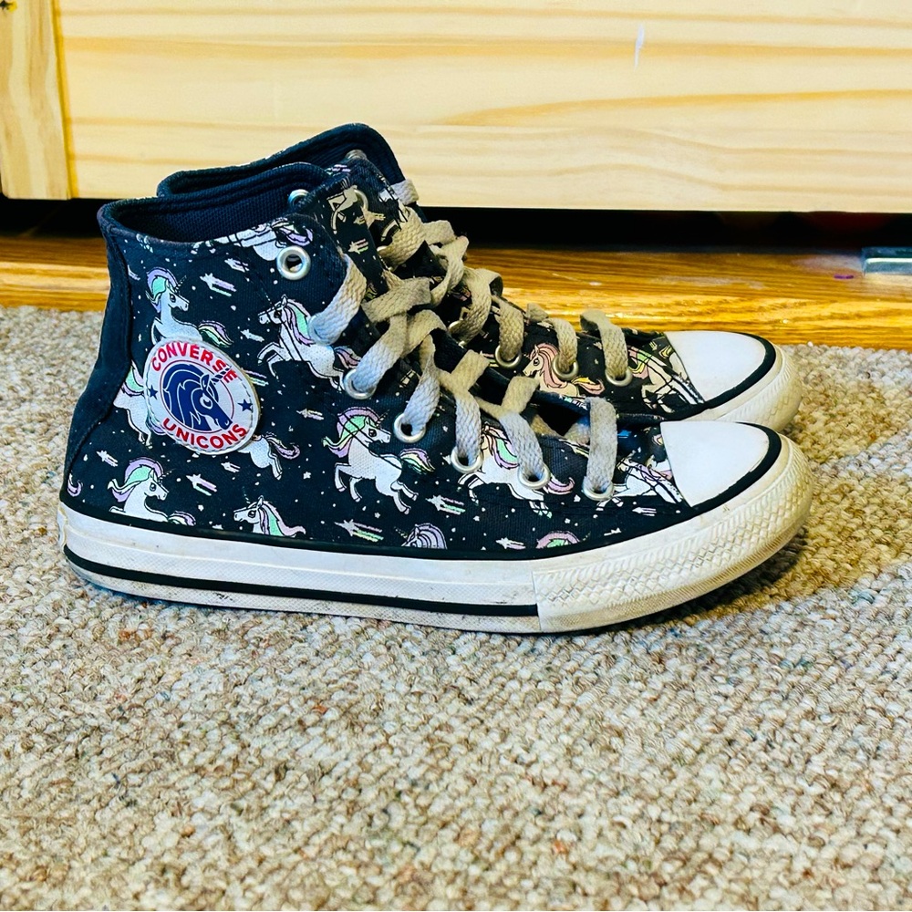 Youth girls Unicorn converse sneaker shoes size 2